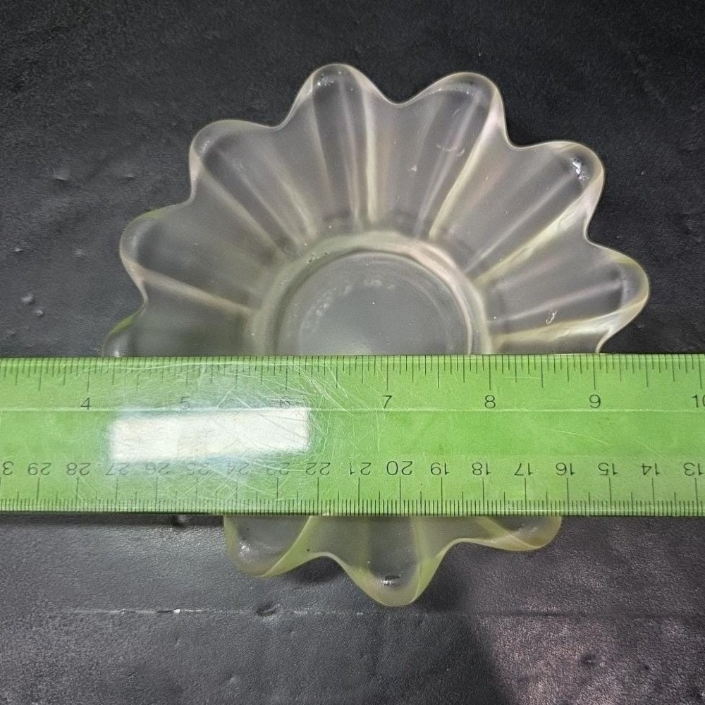 Frosted Clear Petal‎ Design Trinket Dish, Vintage Floral Plate, Made In USA Tray - Picture 6 of 11